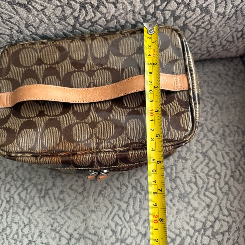 Coach Brown Signature Vanity Case - With COA - Picture 9 of 11